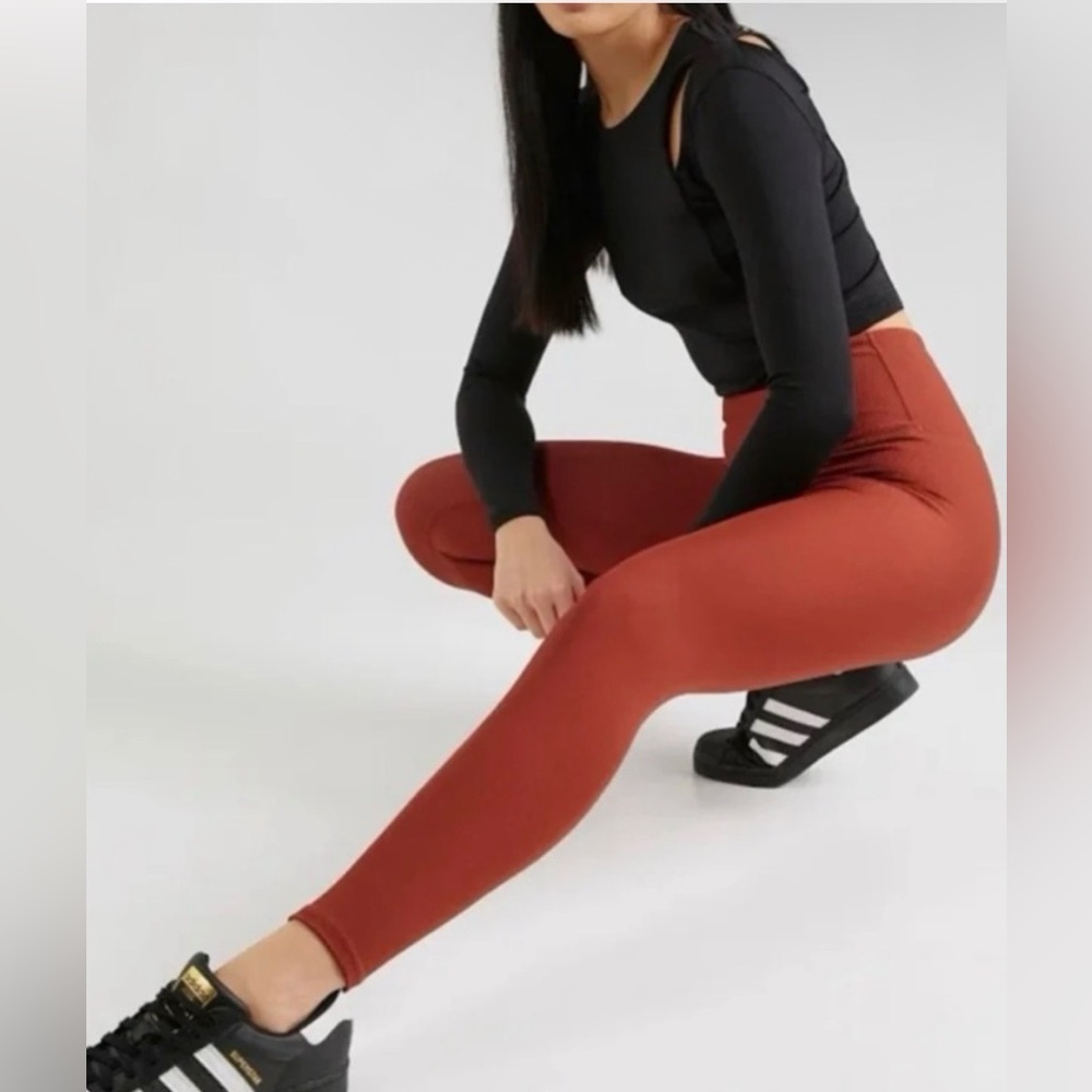 VARLEY LETS MOVE RIBBED HIGH RISE LEGGINGS 25 - In Smoked Paprika - Size Medium - Picture 5 of 9